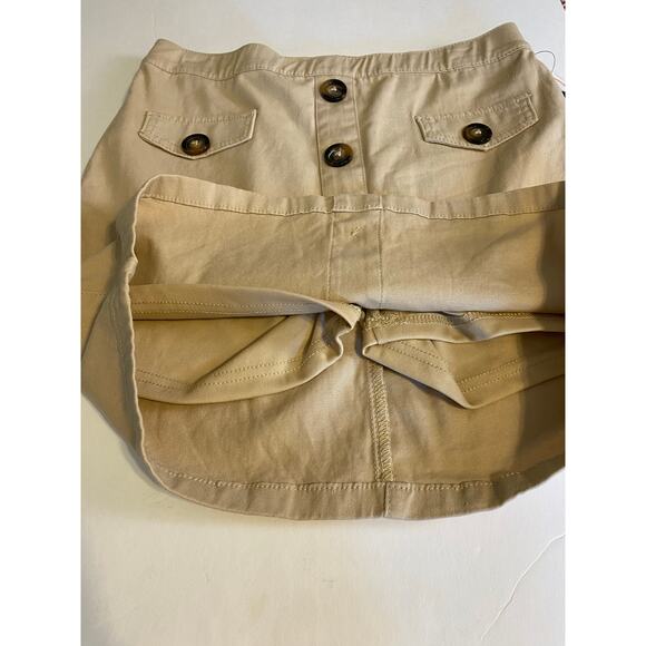 Baccini Women's Tan Pull-on Faux Button Front Skort Size Small - Picture 4 of 7